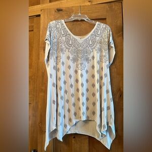 Chicos tunic length cap sleeve top with metallic trim size 2 or large